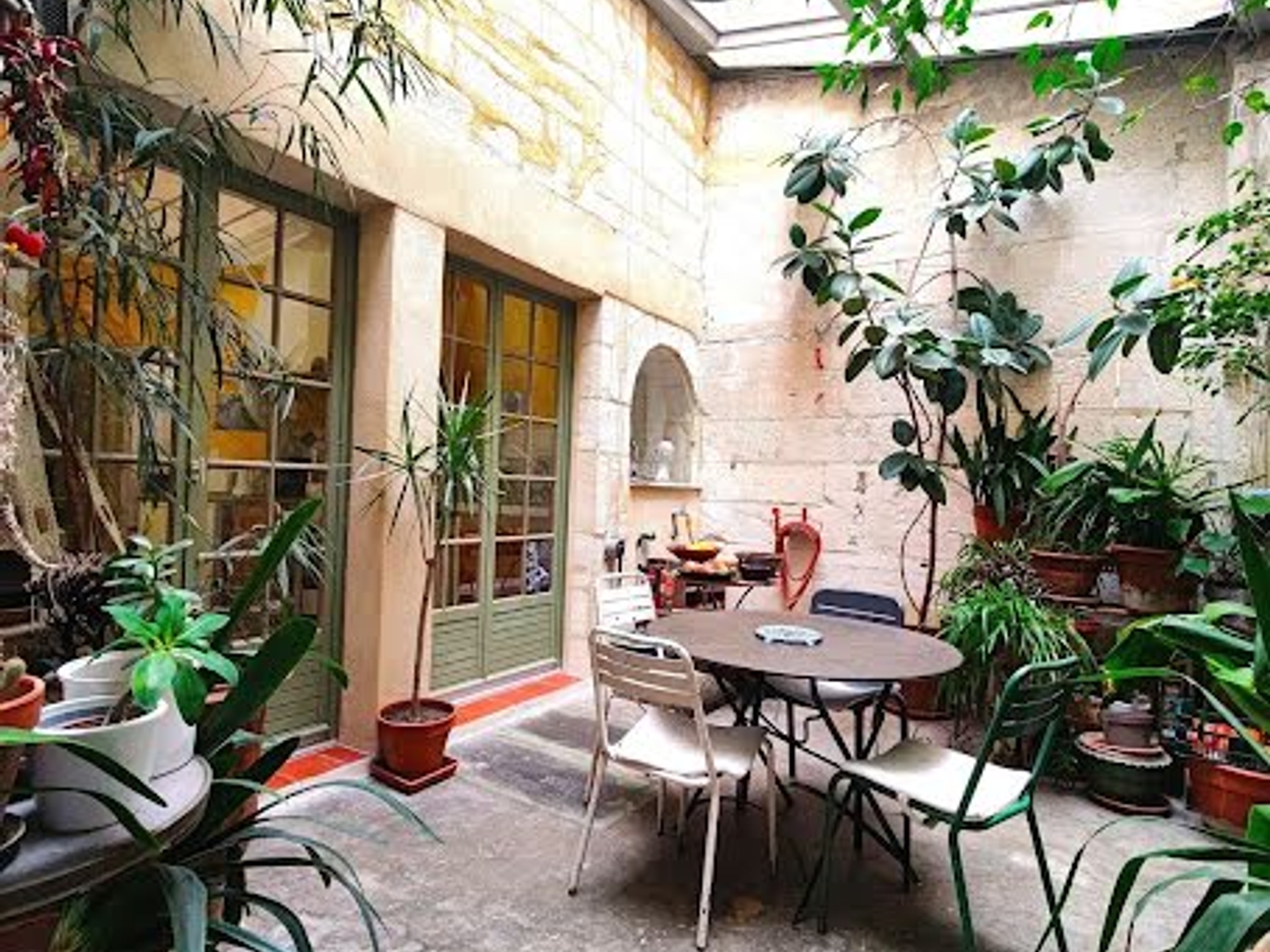 Locaux à vendre - 6 pièces - 235m2 - Arles (13200)