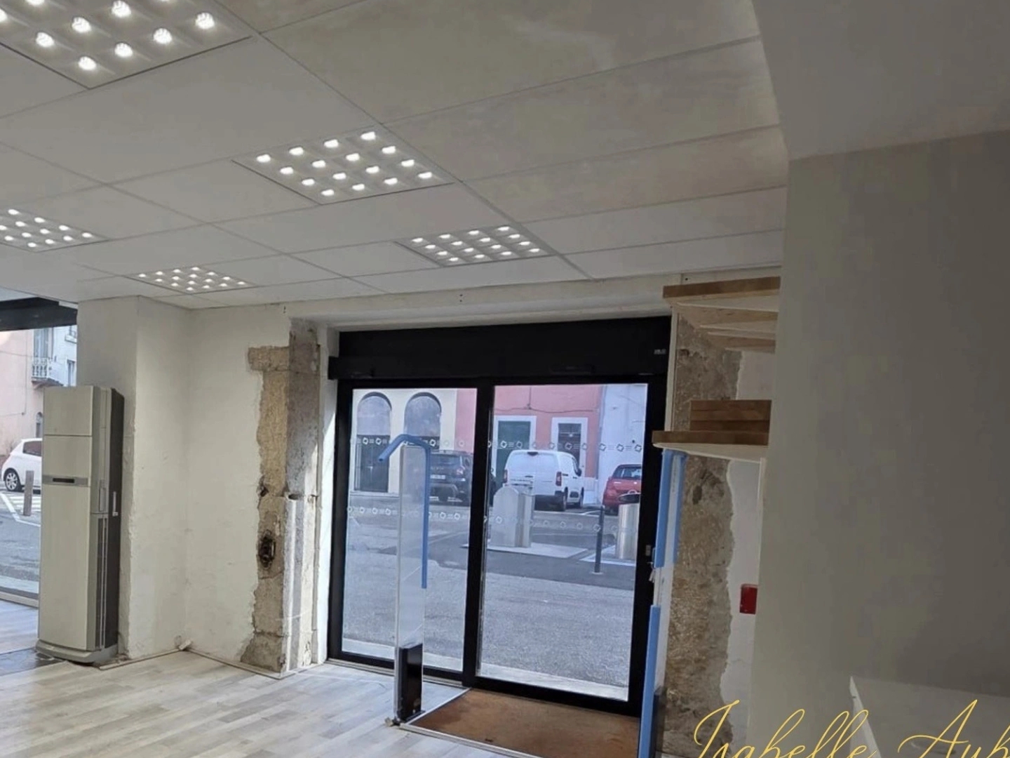 Magasin à vendre - 5 pièces - 109m2 - Voiron (38500)