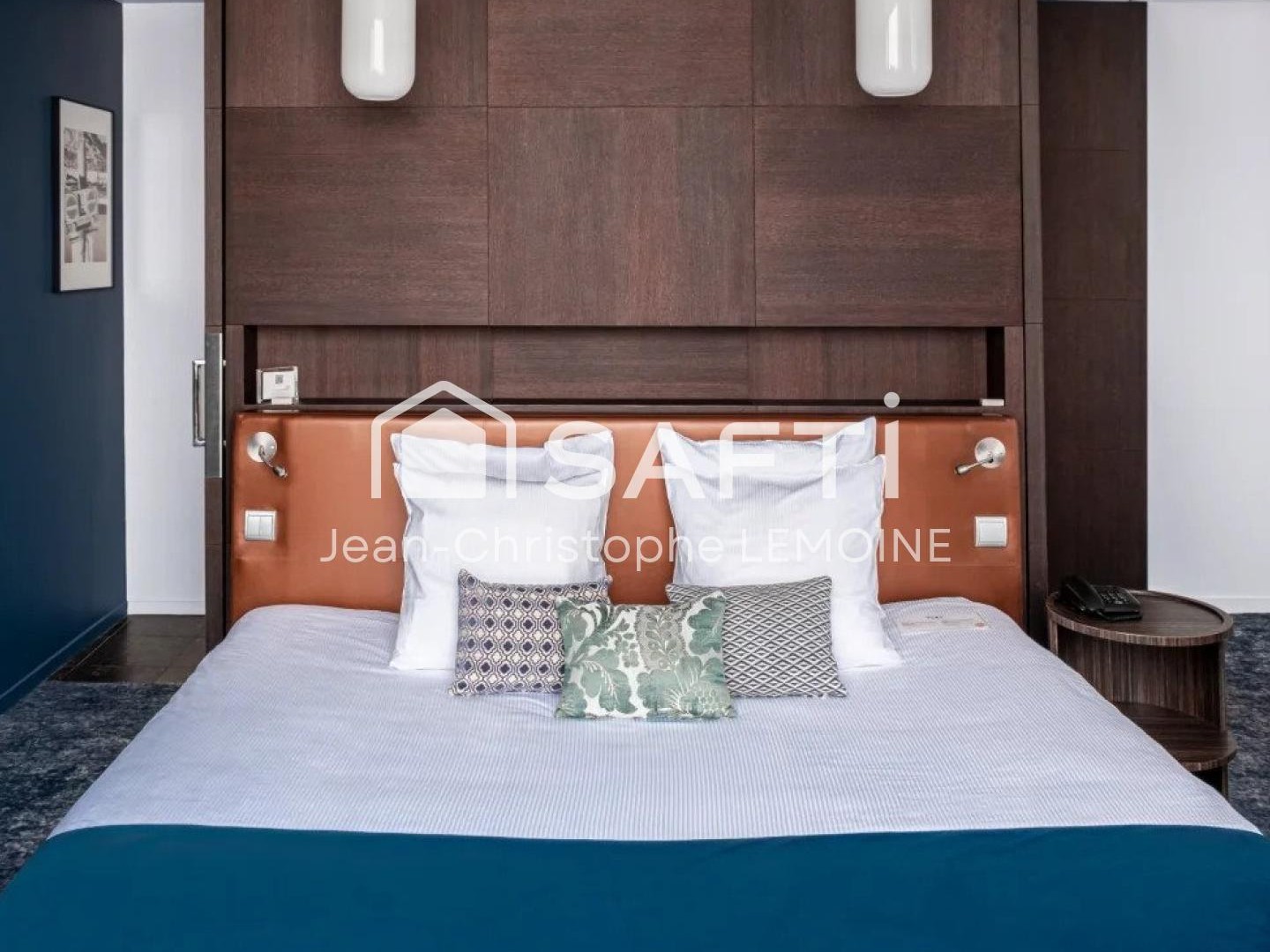Hotel murs et fond,47 chambres sur le litoral