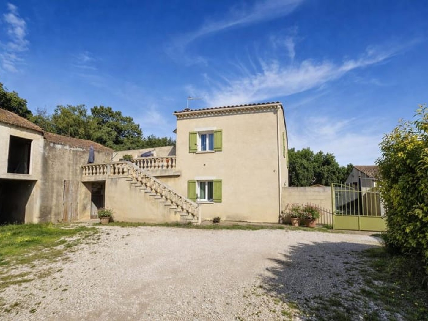 Ensemble immobilier SORGUES