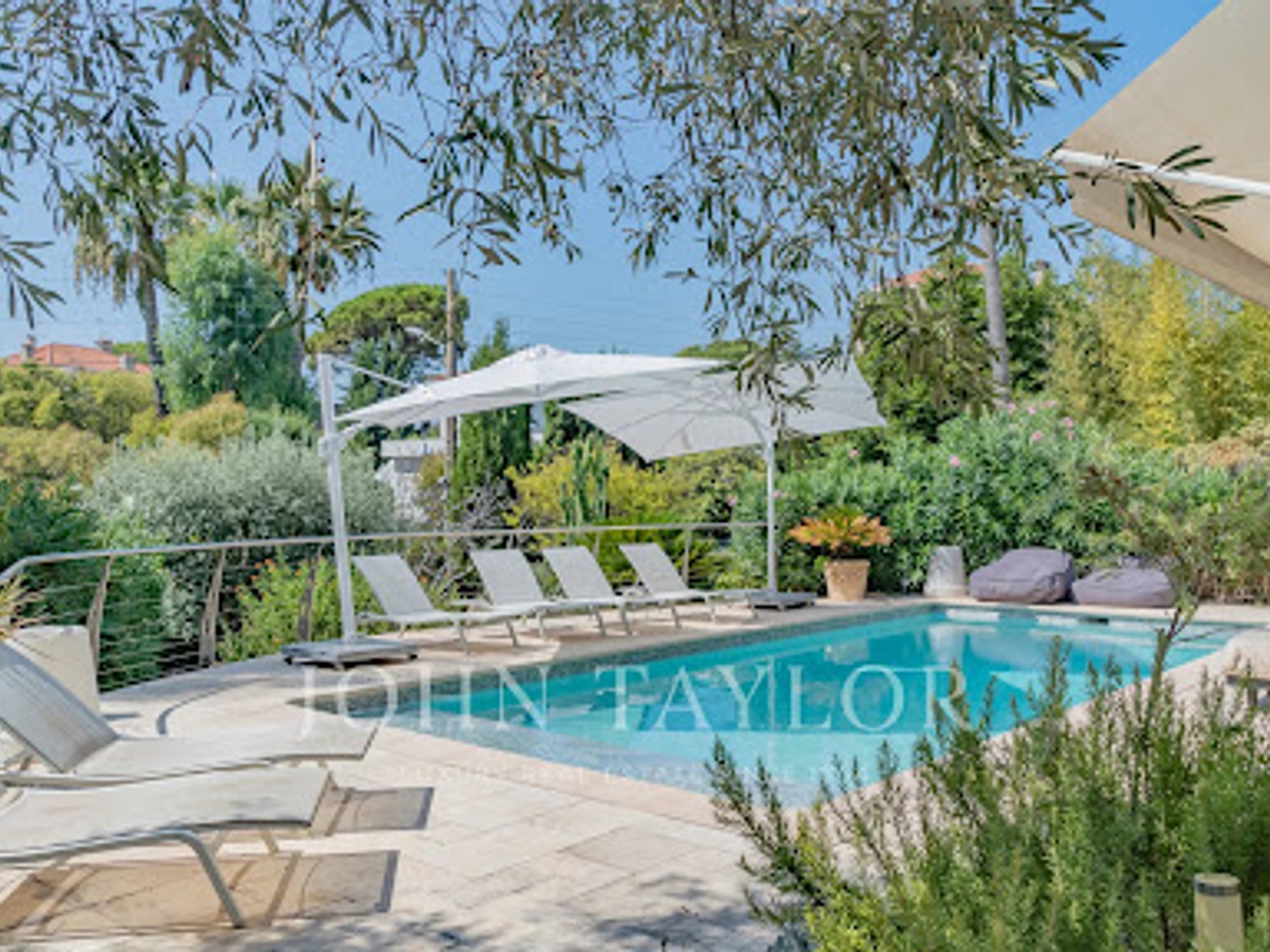Maison à vendre - 9 pièces - 226m2 - Cannes (06400)