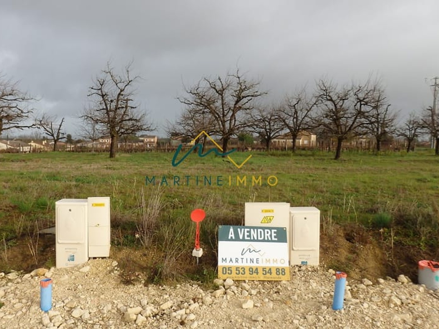 TERRAIN A BÂTIR PROCHE COMMERCE