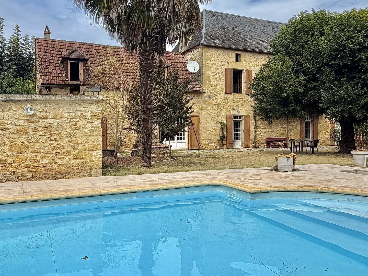 Maison à vendre - 9 pièces - 233m2 - Saint-Vincent-De-... (24220)