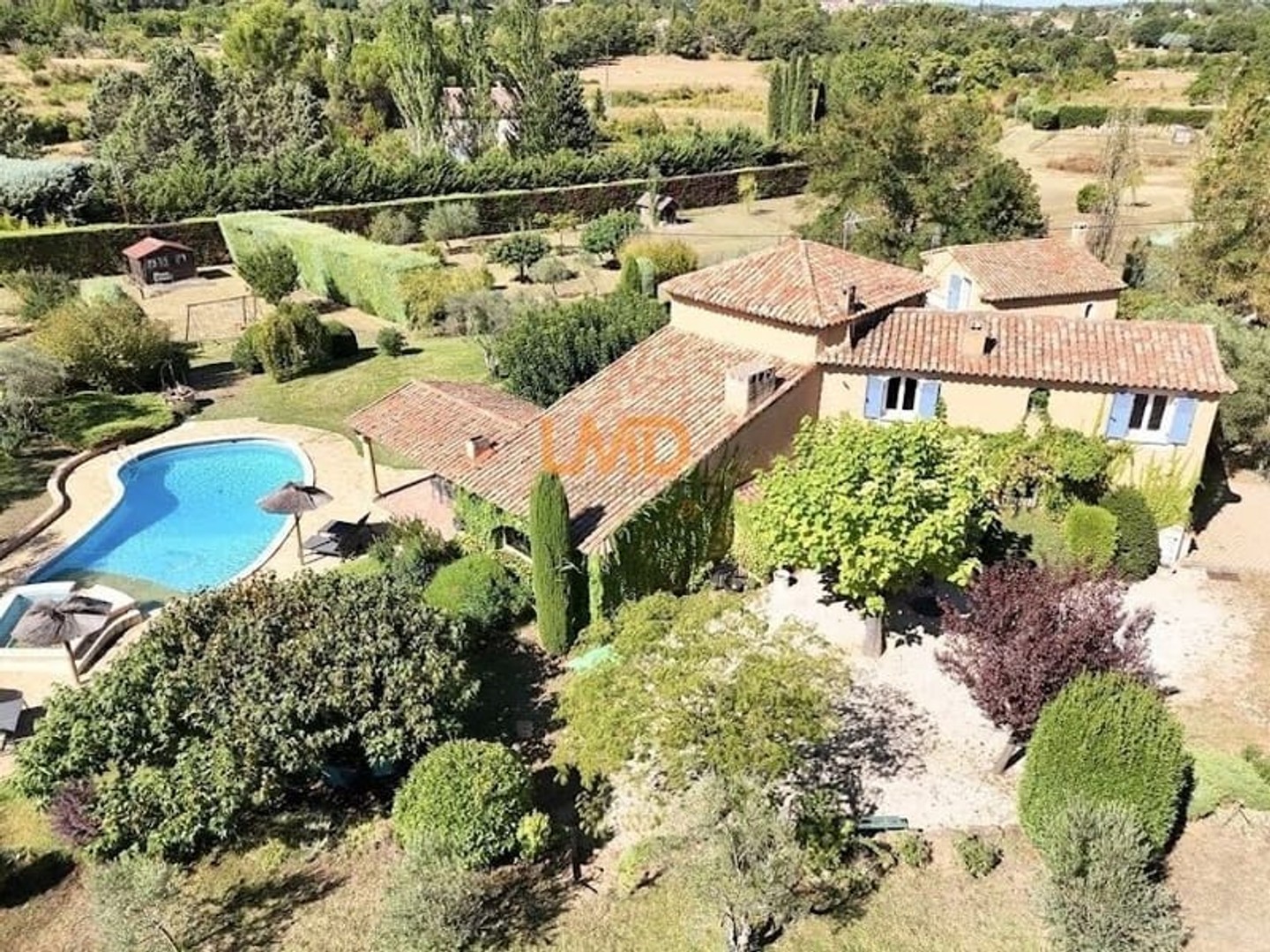Maison 10 pièces 306 m²