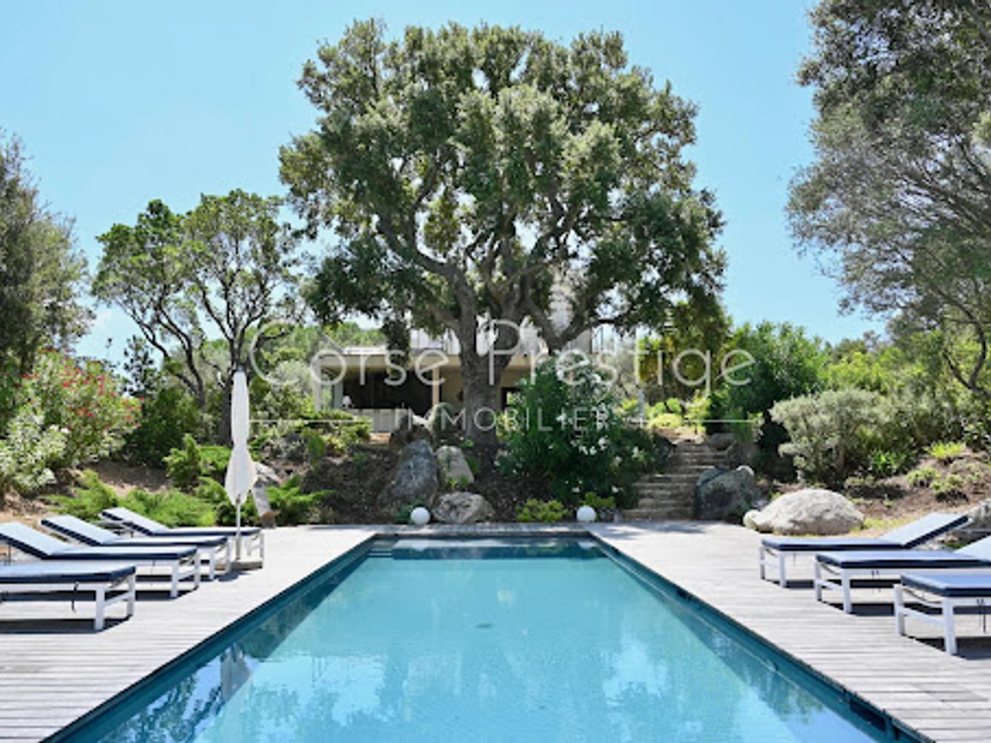 Villa 7 pièces 220 m²