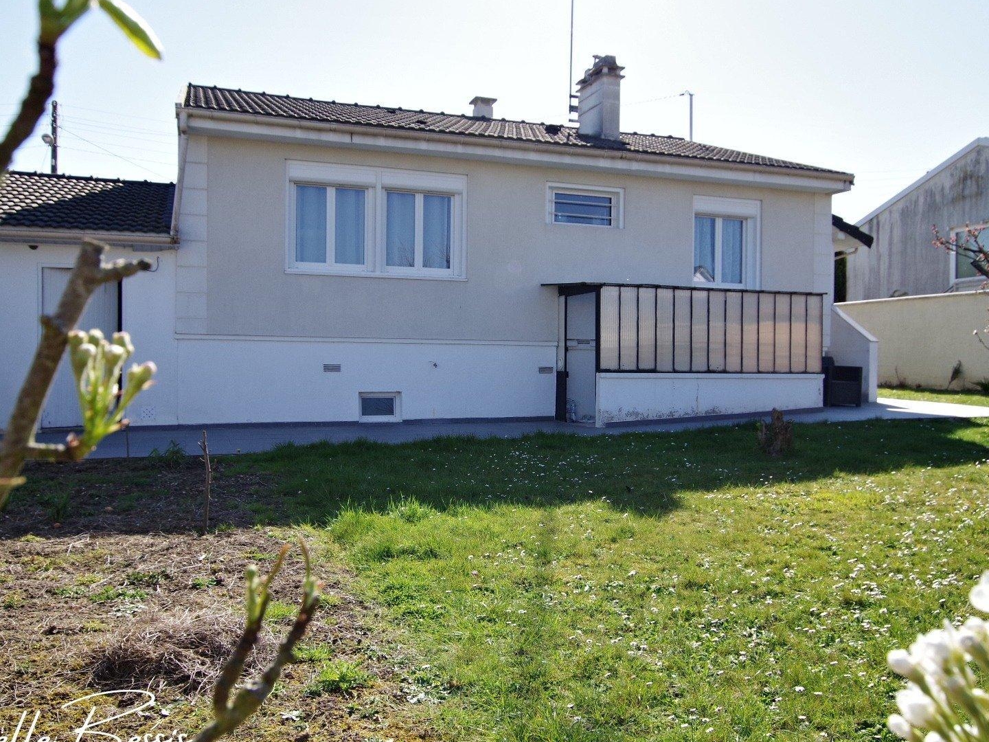 Charmante maison de 4 pièces - RDJ total - Garage