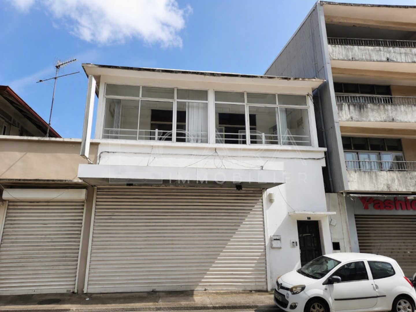 Local professionnel 224 m²
