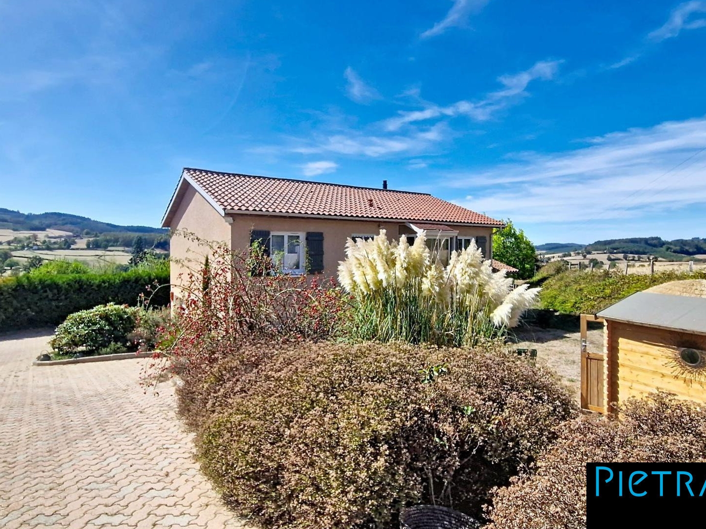 Haut Beaujolais - Maison 90 m² avec 2 600 m² de terrain enti
