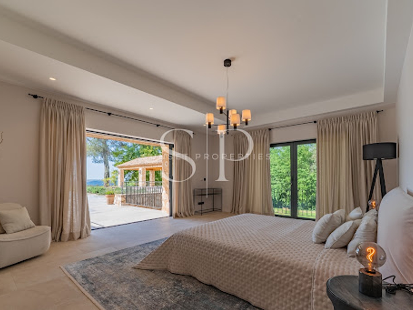 Maison à vendre - 10 pièces - 765m2 - La Colle-Sur-Loup (06480)
