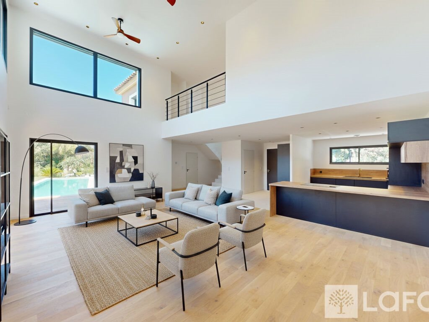Maison à vendre - 6 pièces - 178m2 - Roquebrune-Sur-Ar... (83520)