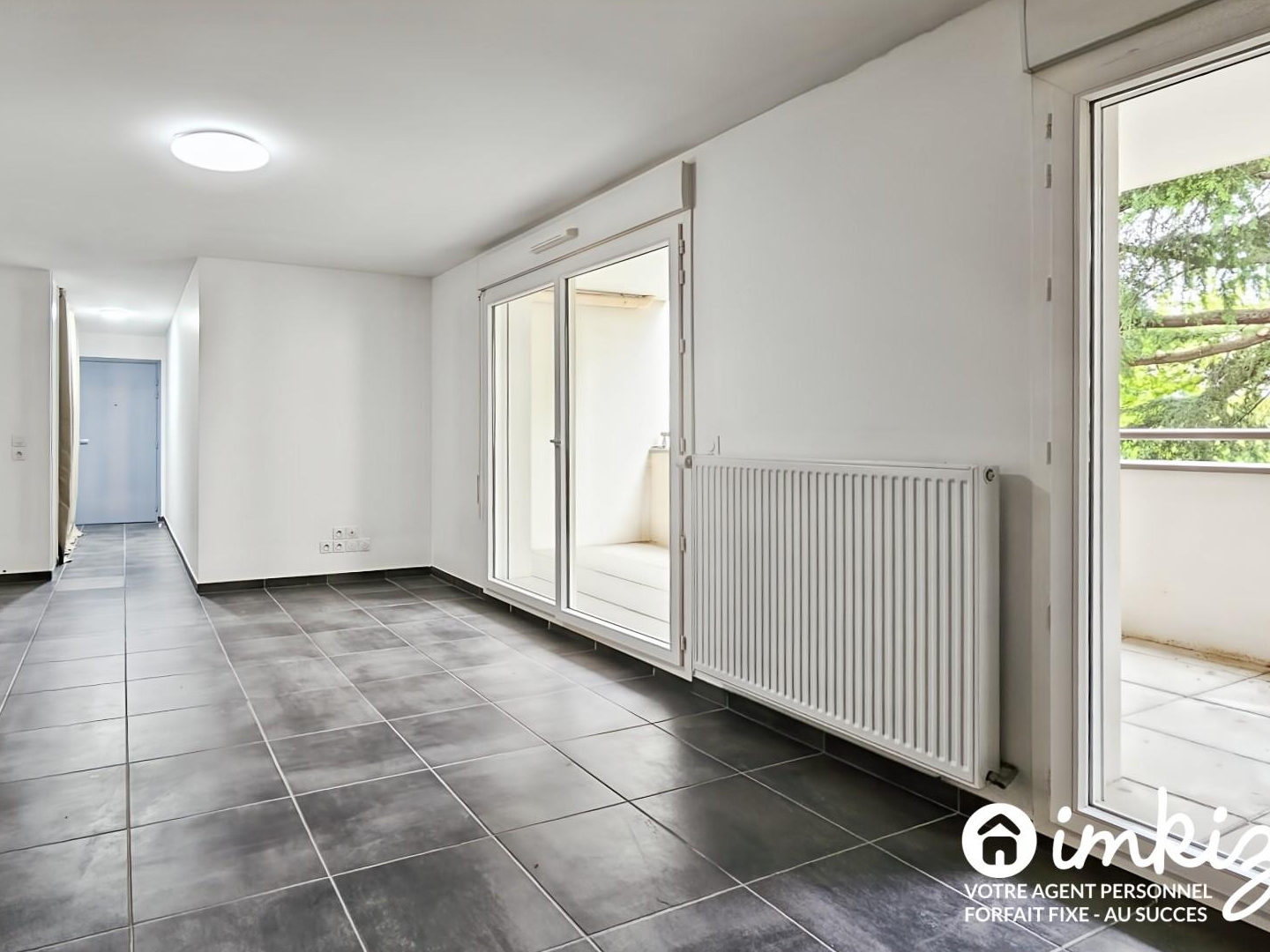 Appartement 3 pièces traversant avec balcon 10 m²