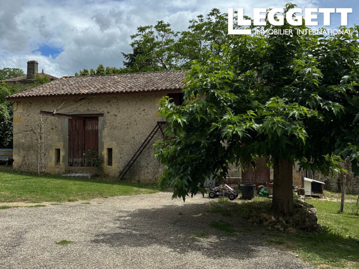 Immeuble à vendre - 10 pièces - 237m2 - Lamothe-Montravel (24230)