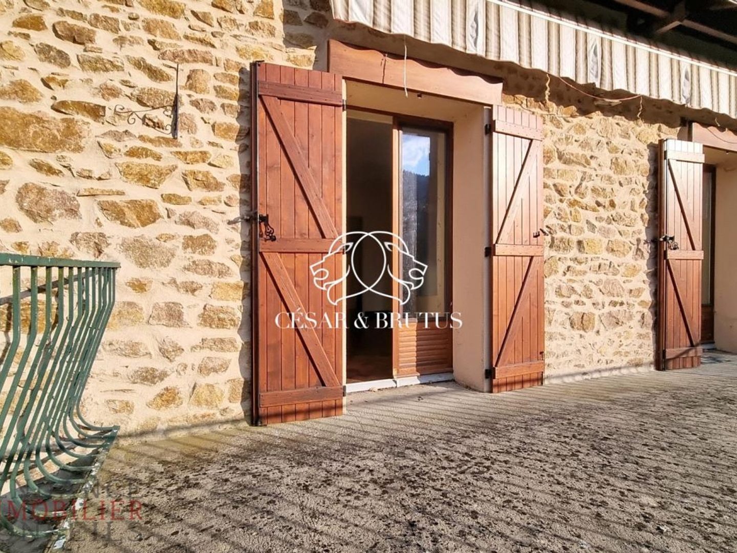 Vends maison ancienne - 126 m² - 7 pièces, 5 chambres - Chambost-Allières 69870