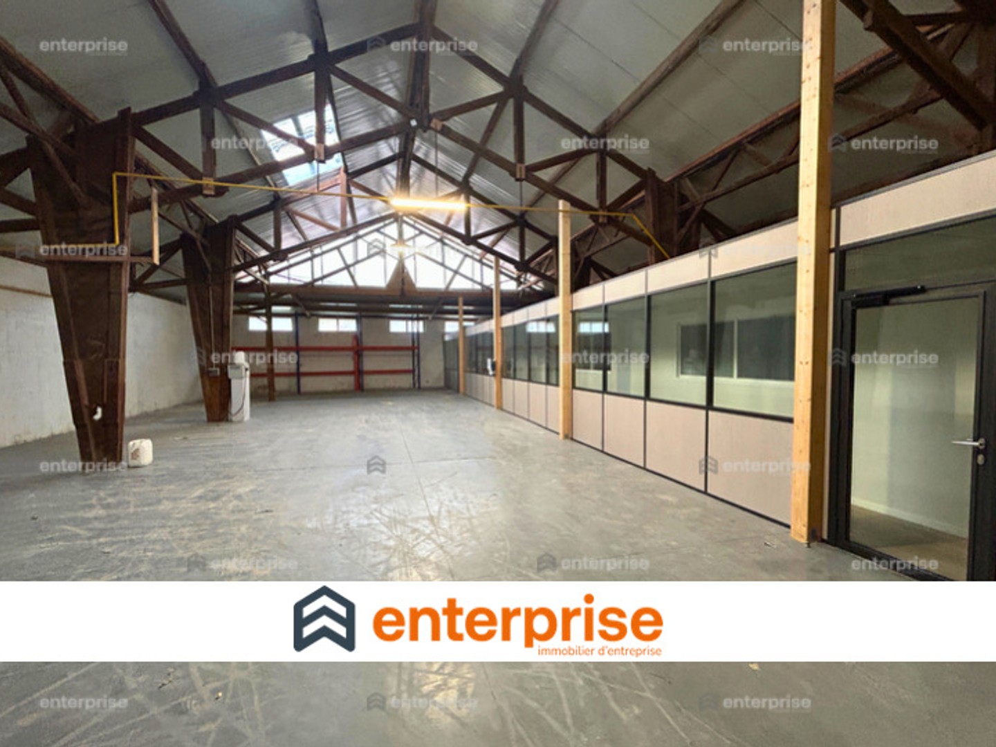 Bureaux 418 m²