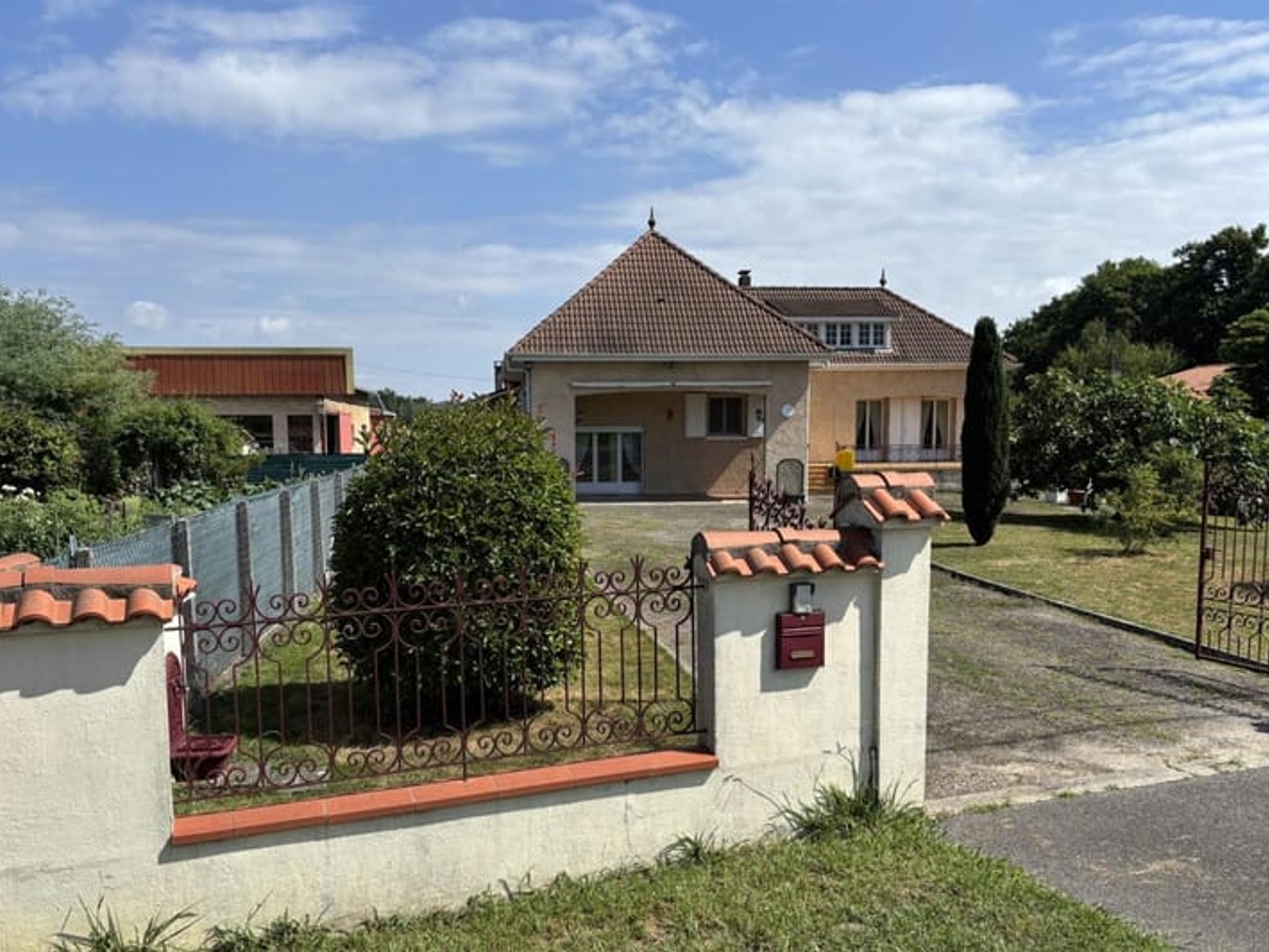 Maison à vendre - 5 pièces - 152m2 - Labarthe-Inard (31800)