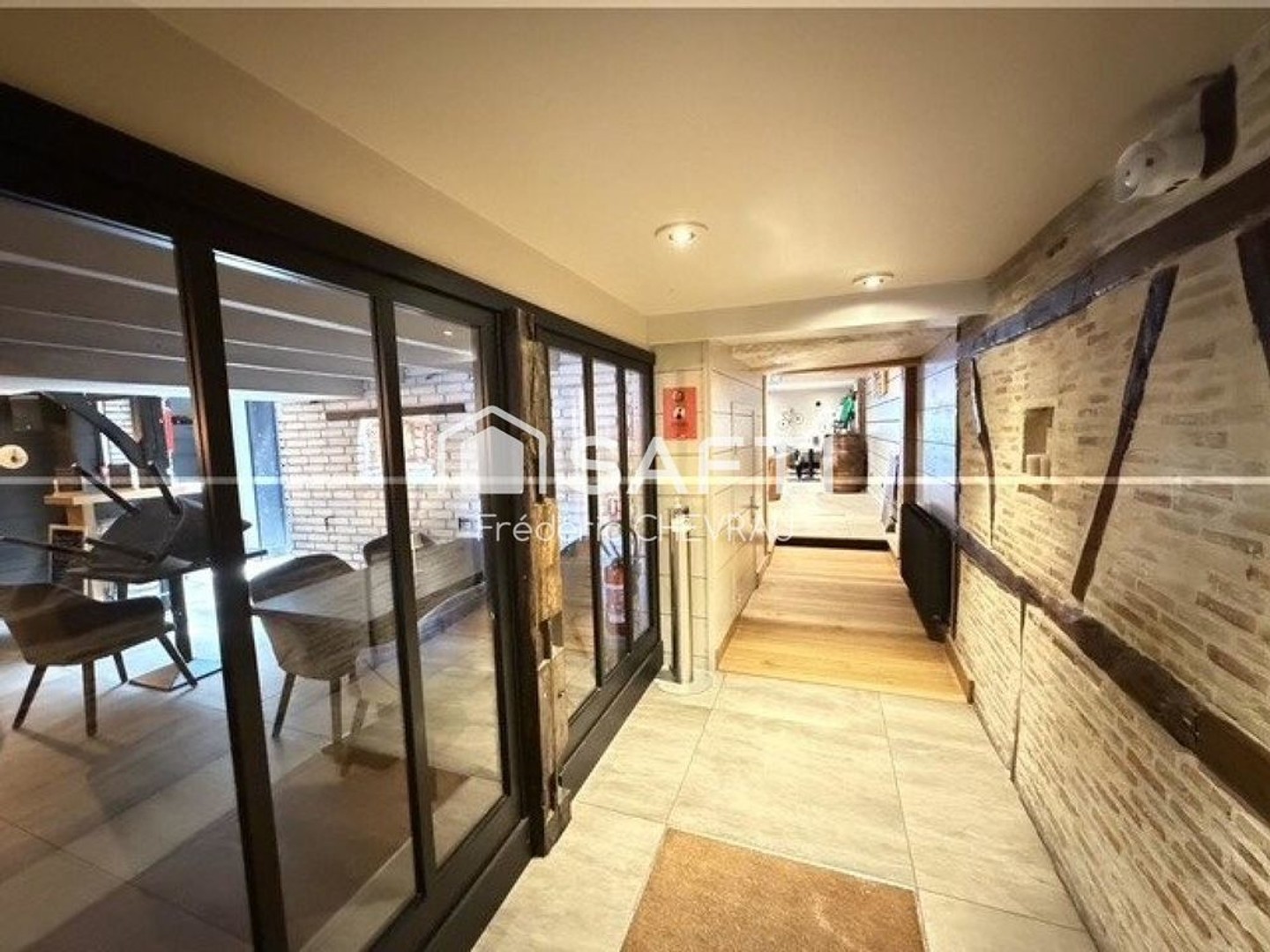 Local commercial 336 m²