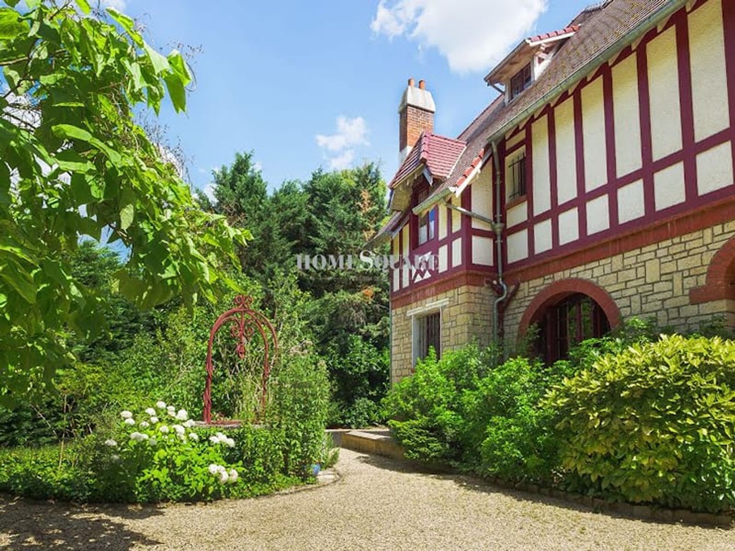 Maison 9 pièces 217 m²