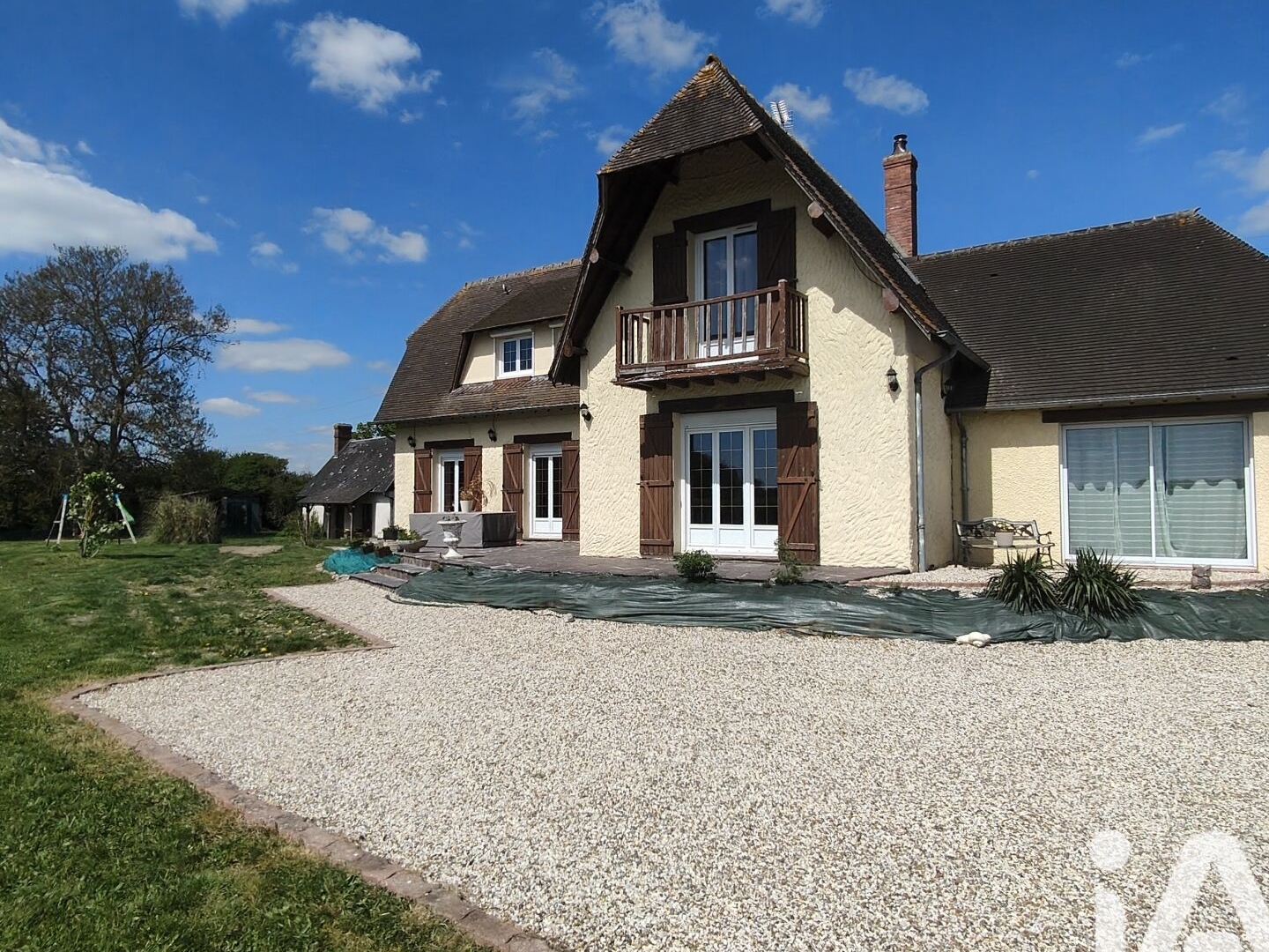 Maison à vendre - 7 pièces - 180m2 - Mesnils-Sur-Iton (27240)