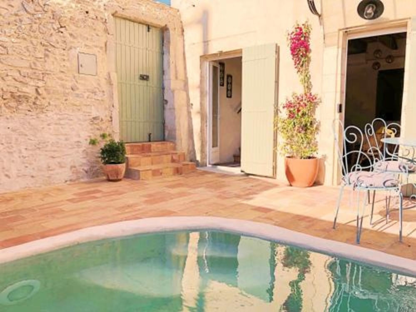 Charmante Maison de ville avec piscine proche Tour Magne