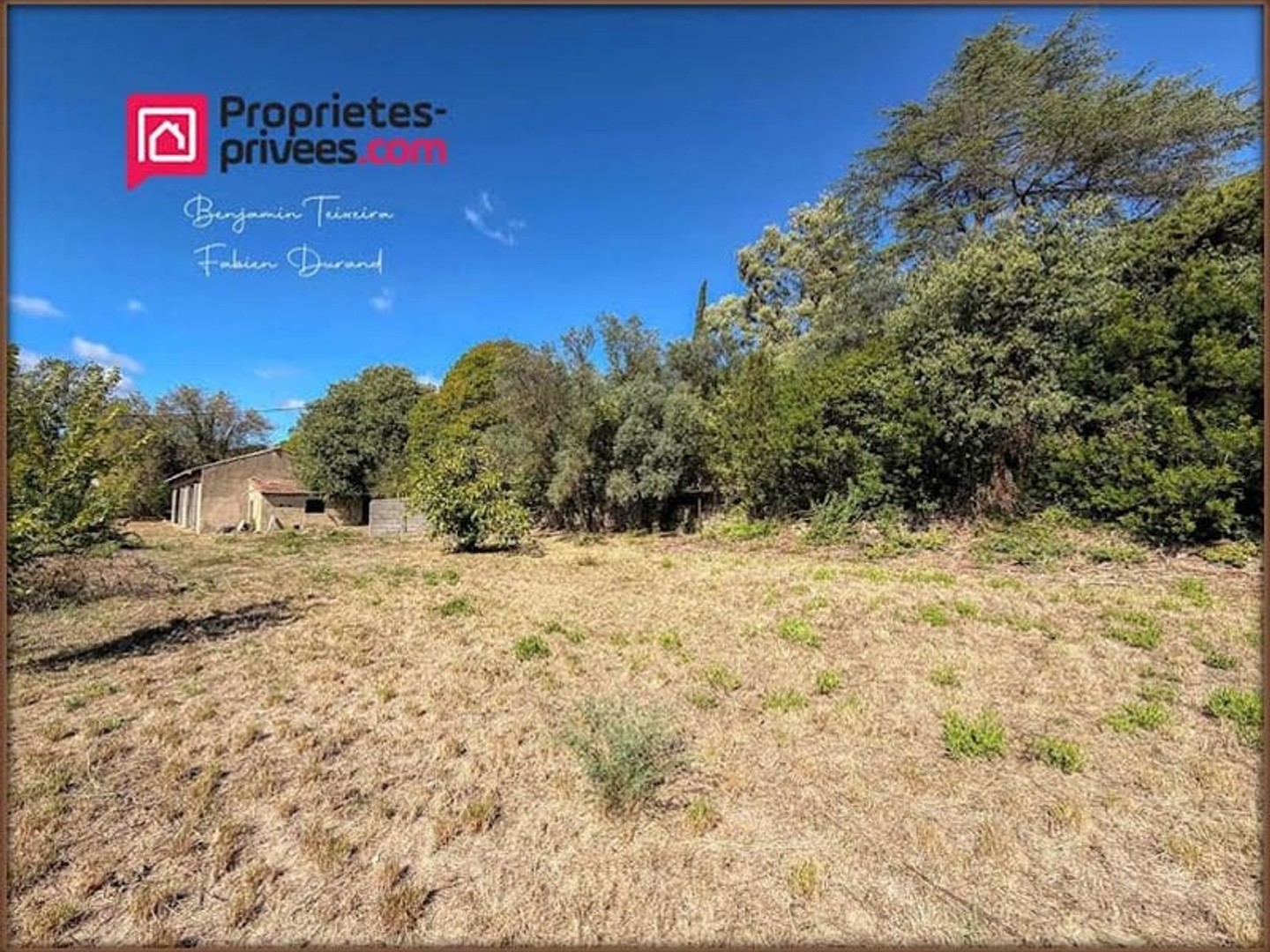 Terrain 833 m²