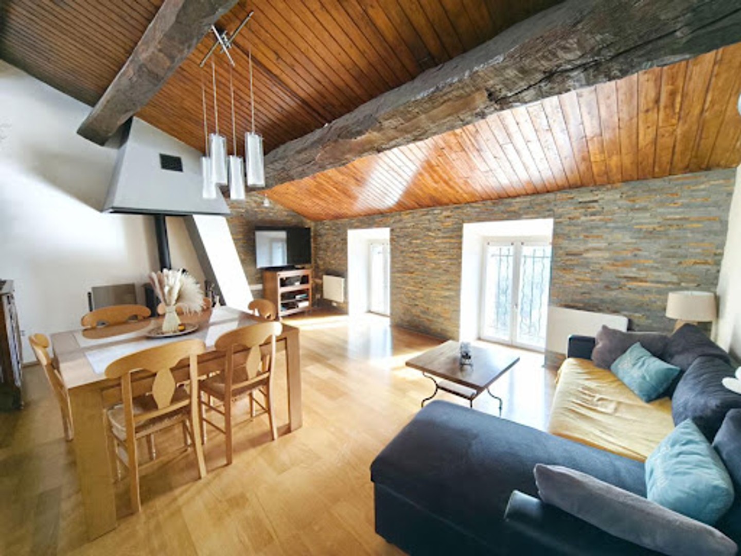 Local commercial 6 pièces 140 m²