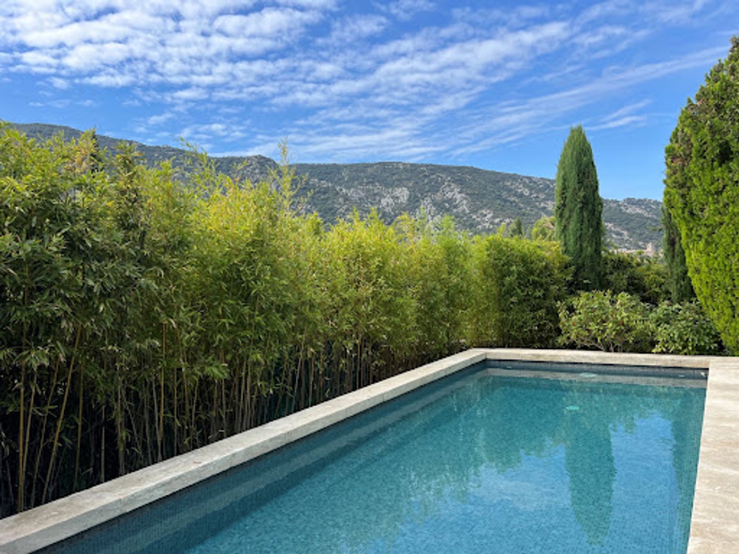 Maison à vendre - 10 pièces - 250m2 - Maubec (84660)