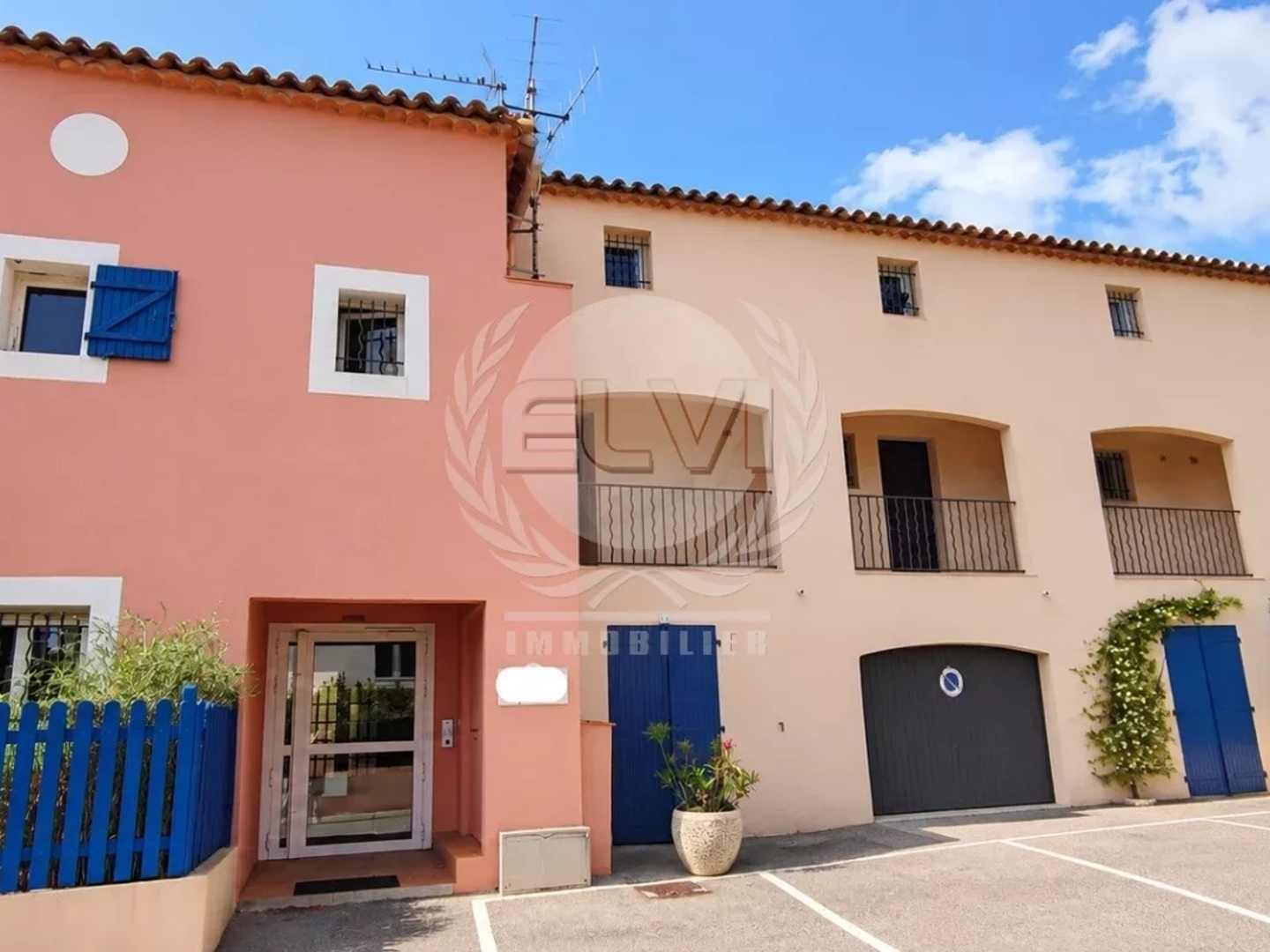 Appartement à vendre - 2 pièces - 30m2 - Le Plan-De-La-Tour (83120)