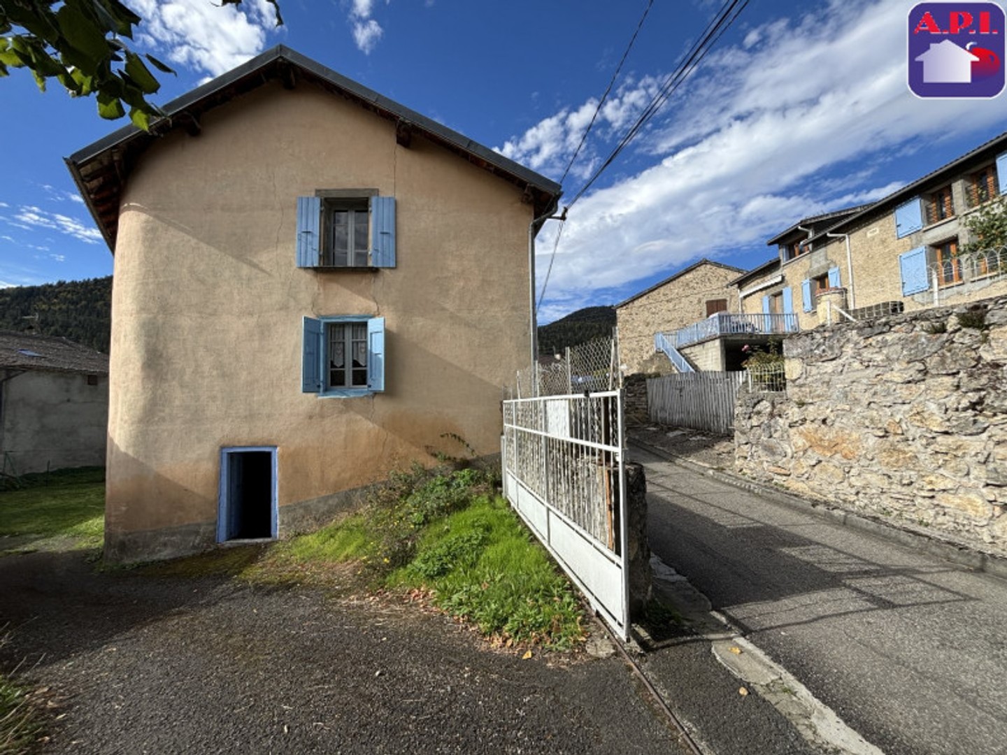 Ensemble immobilier 4 pièces 63 m²