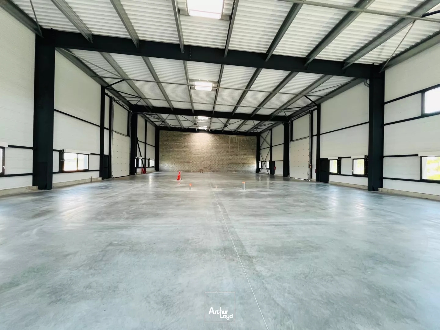 Locaux à vendre - 1479m2 - Donges (44480)