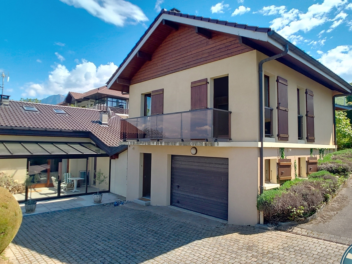 Deux maisons accolées de 175 m2 à Maxilly-sur-Léman, au calme avec vue lac