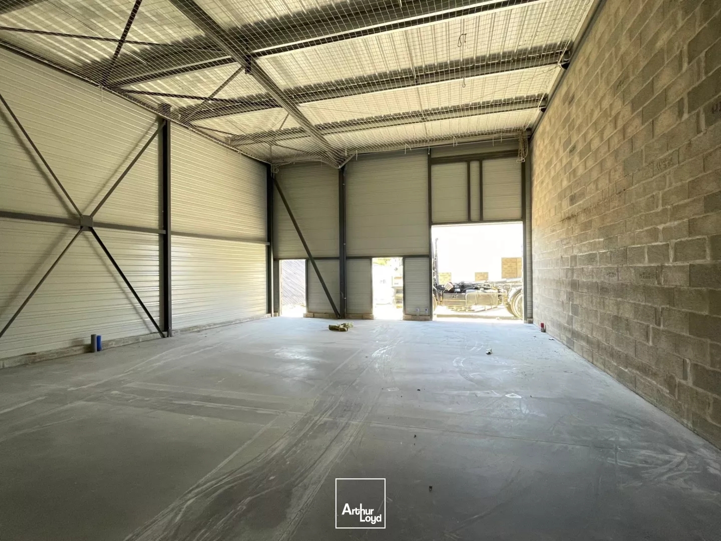 Locaux à vendre - 286m2 - Bassens (33530)