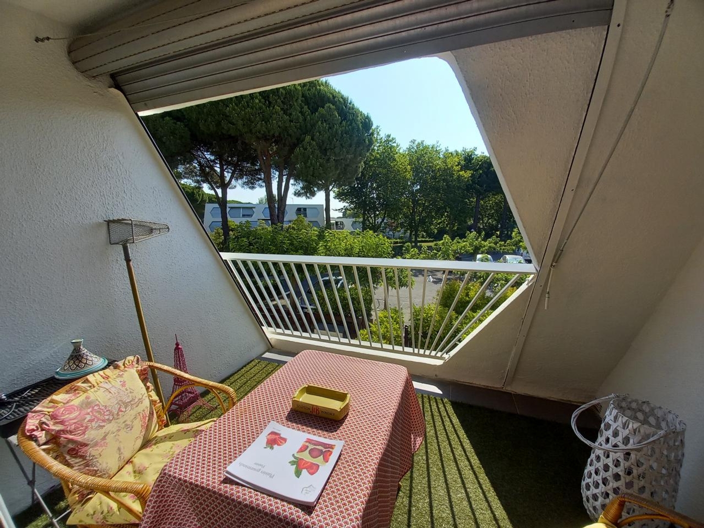 Appartement refait à neuf avec parking privatif.