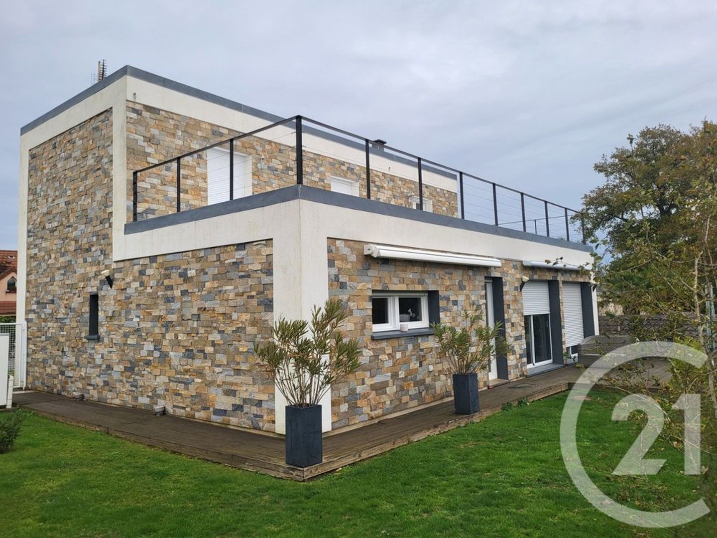 Maison 5 pièces 180 m²