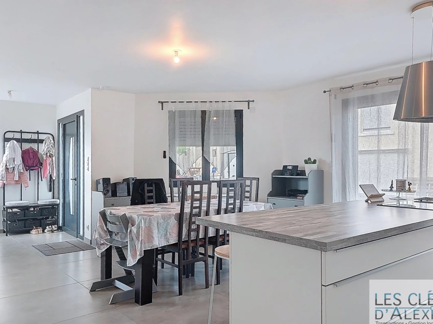 Maison à vendre - 5 pièces - 176m2 - Chasse-Sur-Rhône (38670)