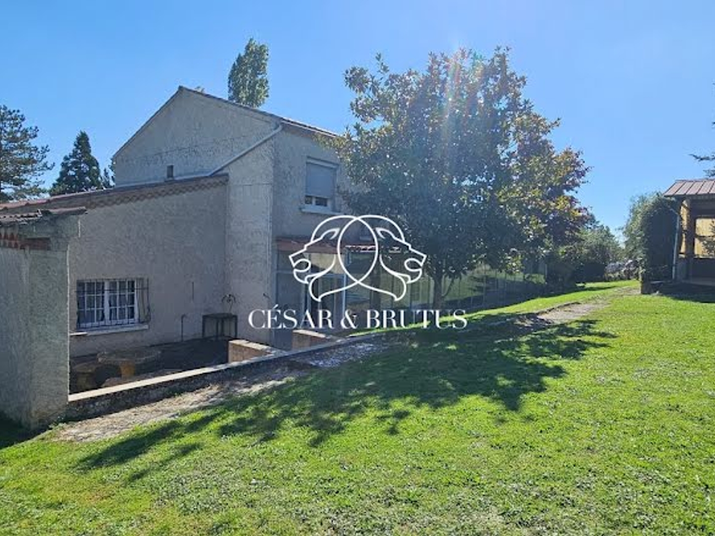 Maison à vendre - 6 pièces - 182m2 - Saint-Germain-Laval (42260)