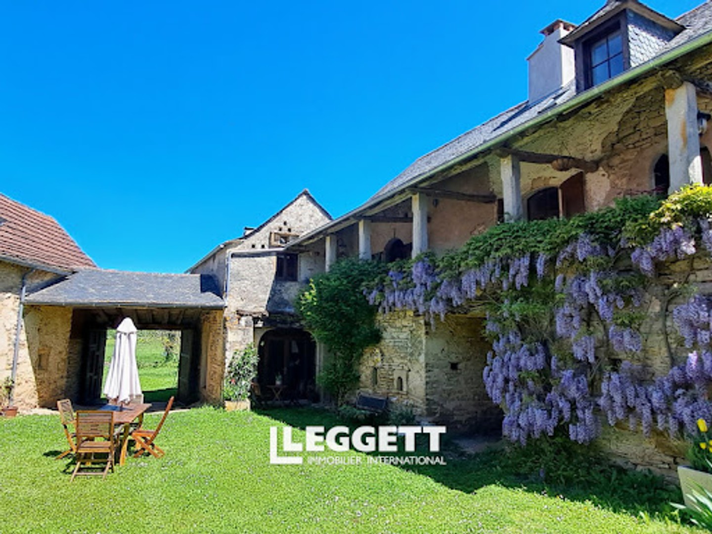 Maison 27 pièces 364 m²