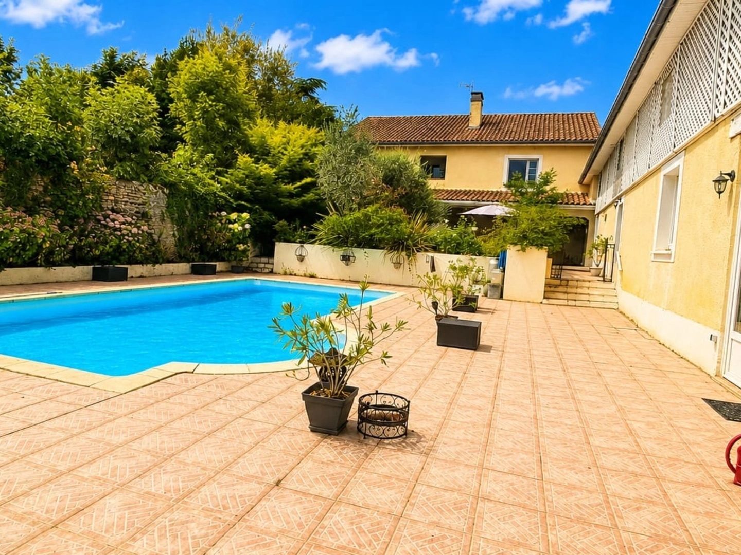 Maison 14 pièces 400 m²