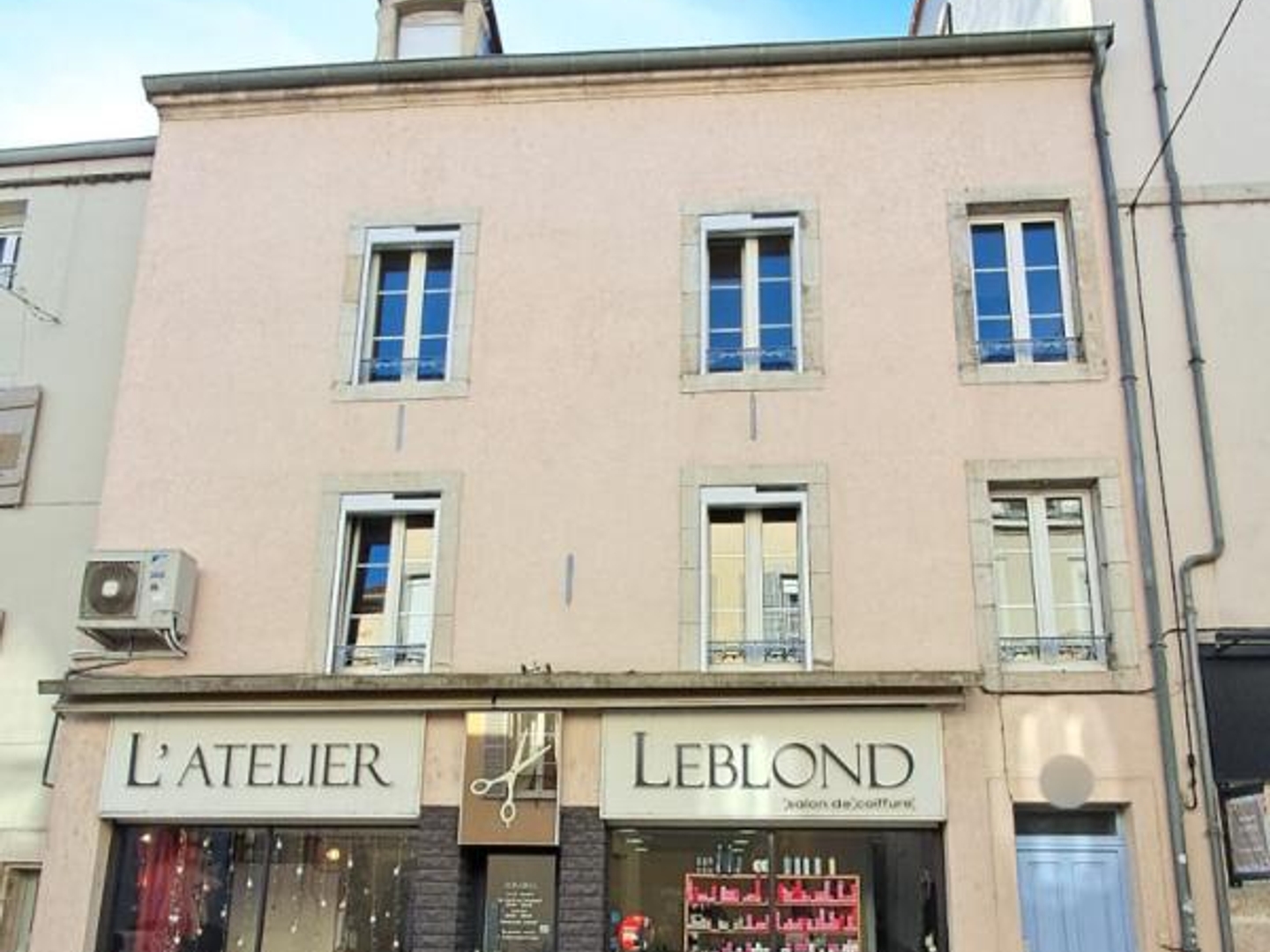 Immeuble Vesoul 3 appartements et 1 local commercial à 189 900 euros