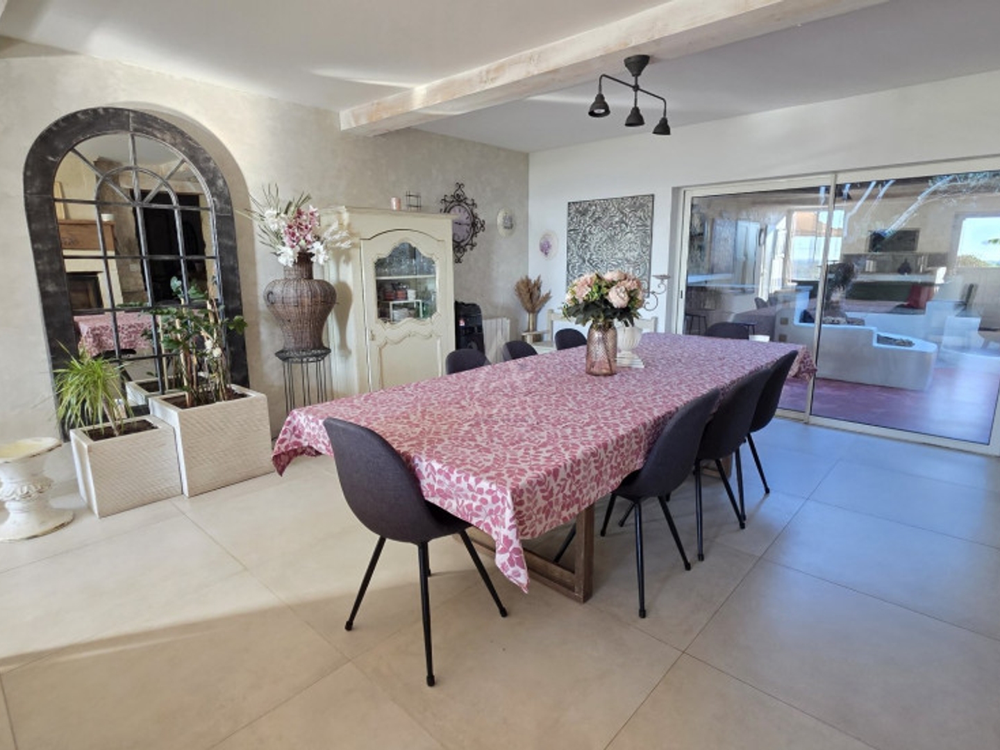 Maison à vendre - 6 pièces - 332m2 - Bourg (33710)