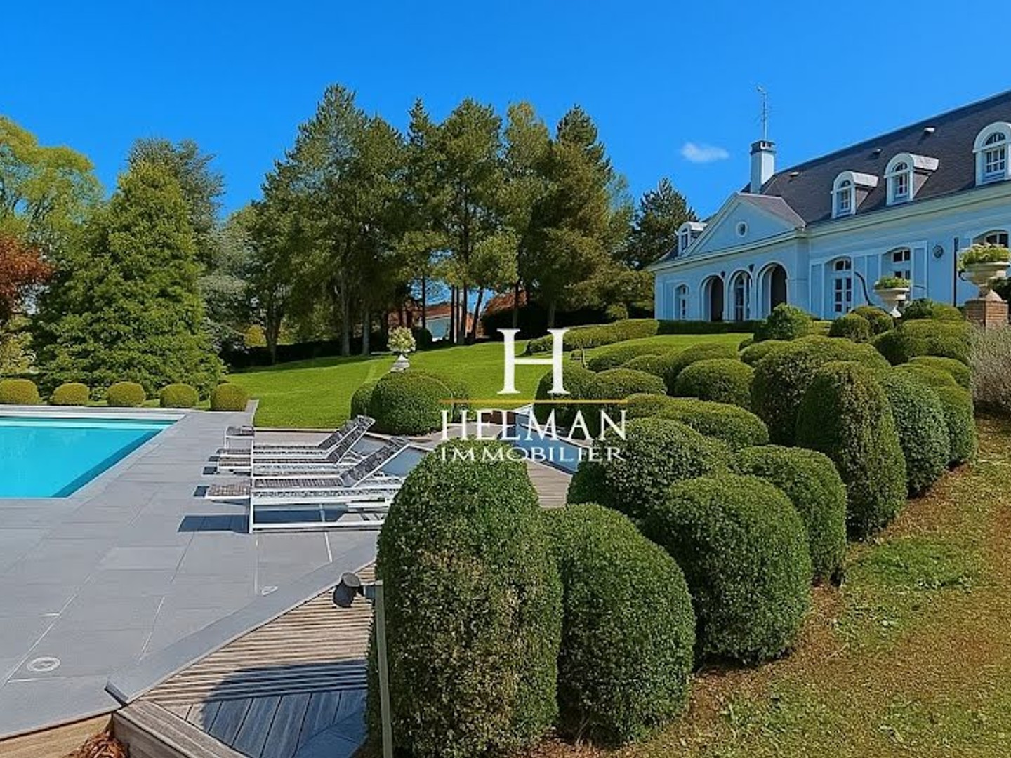Maison 7 pièces 230 m²
