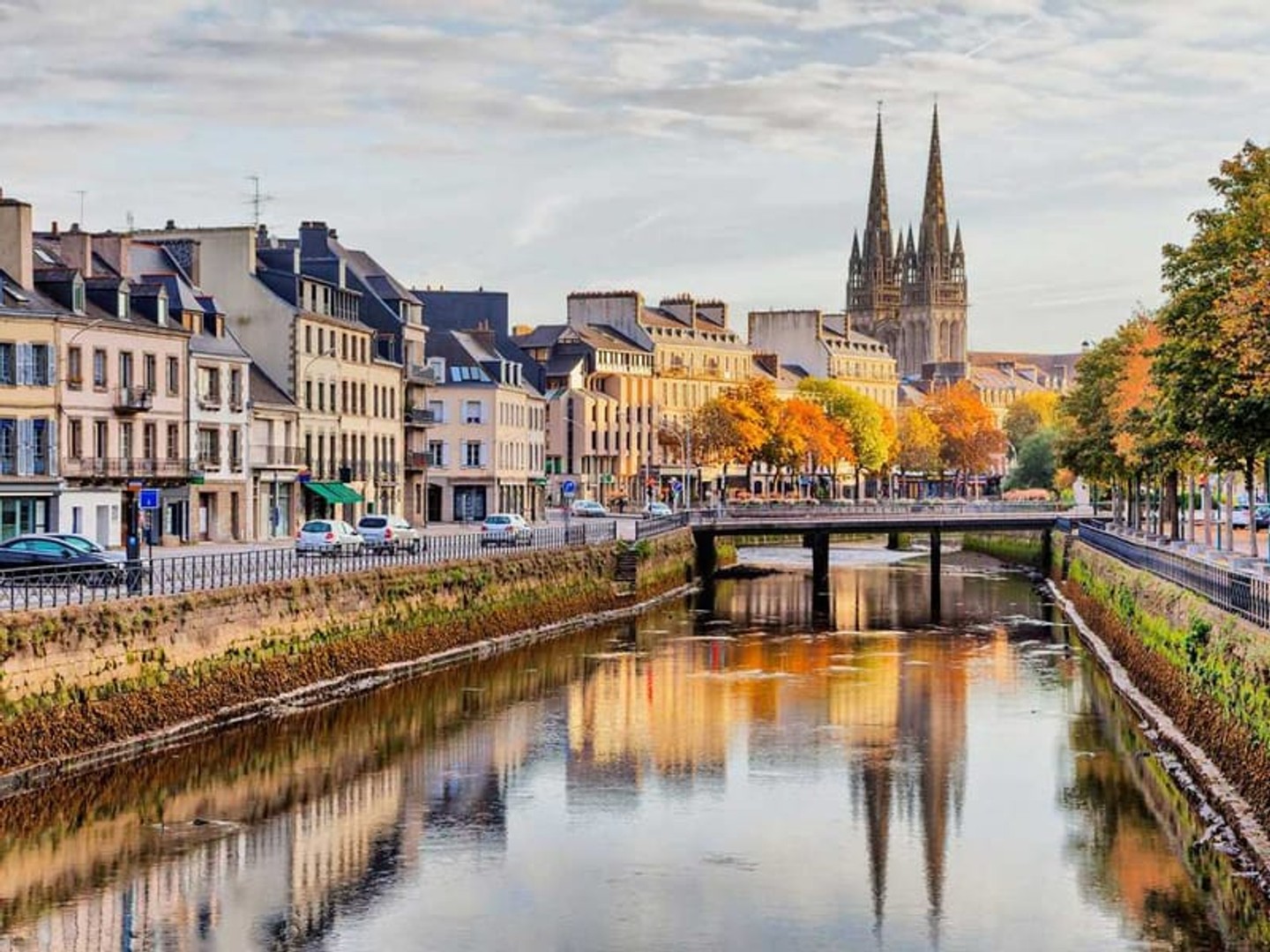 FONDS DE COMMERCE DE MODE ET PRET-A-PORTER A CEDER A QUIMPER