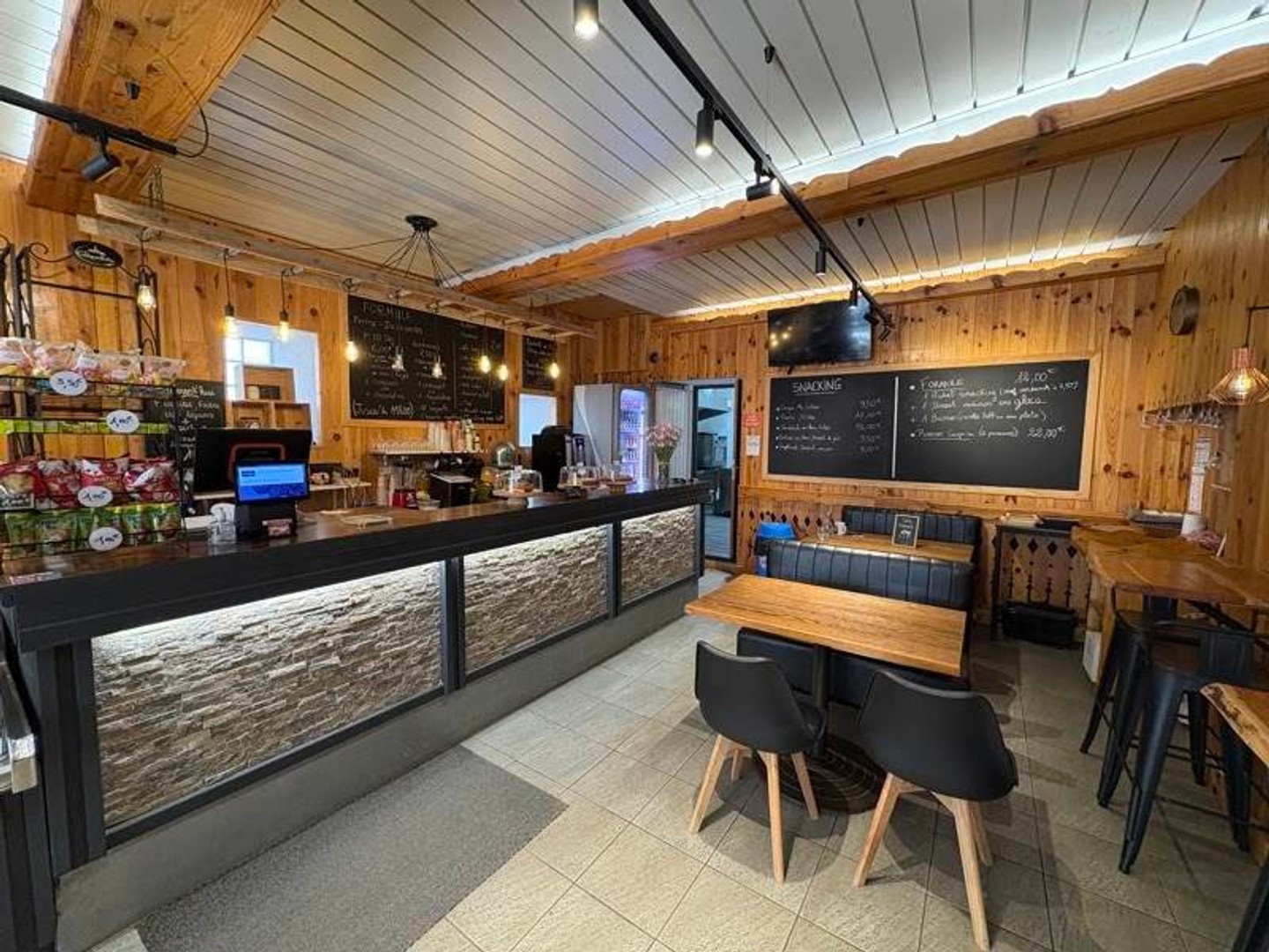 Magasin à vendre - Luz-Saint-Sauveur (65120)