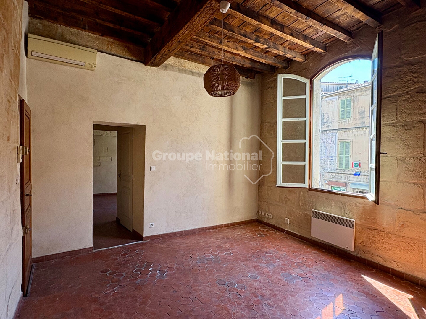 ARLES. Grand duplex centre ville.