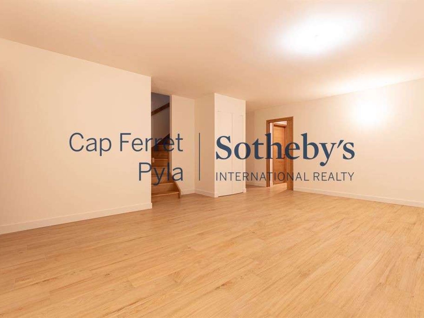 Maison 9 pièces 300 m²