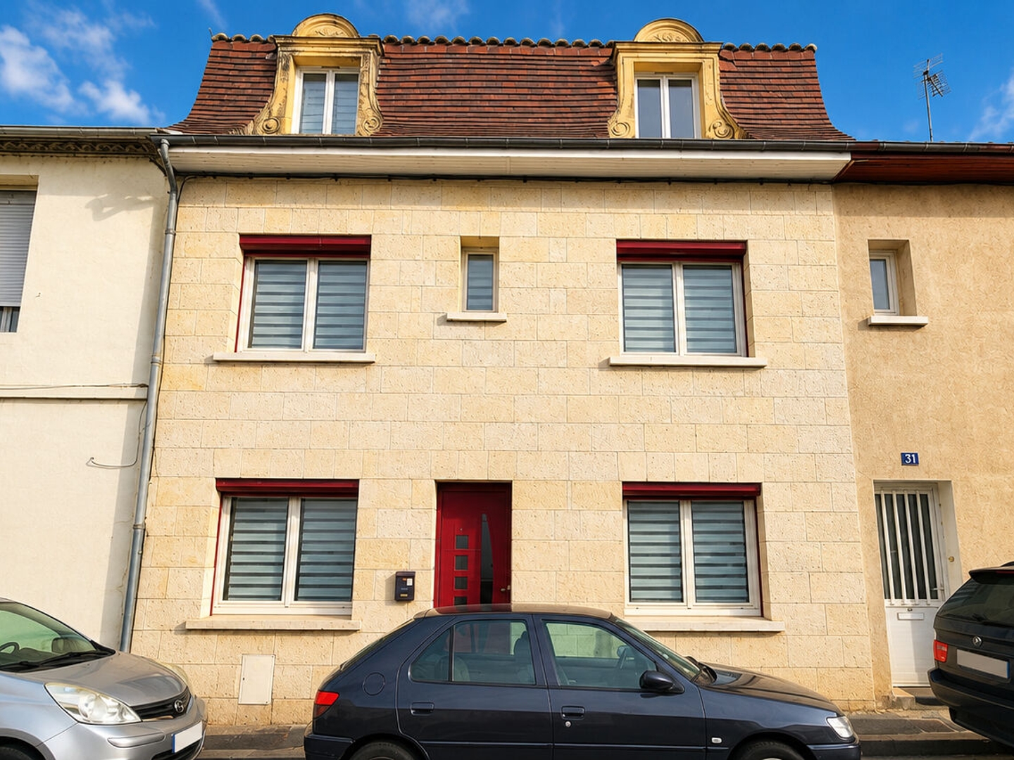 Bergerac | Maison de ville entièrement rénovée avec 4 chambres, dressing et terrasse