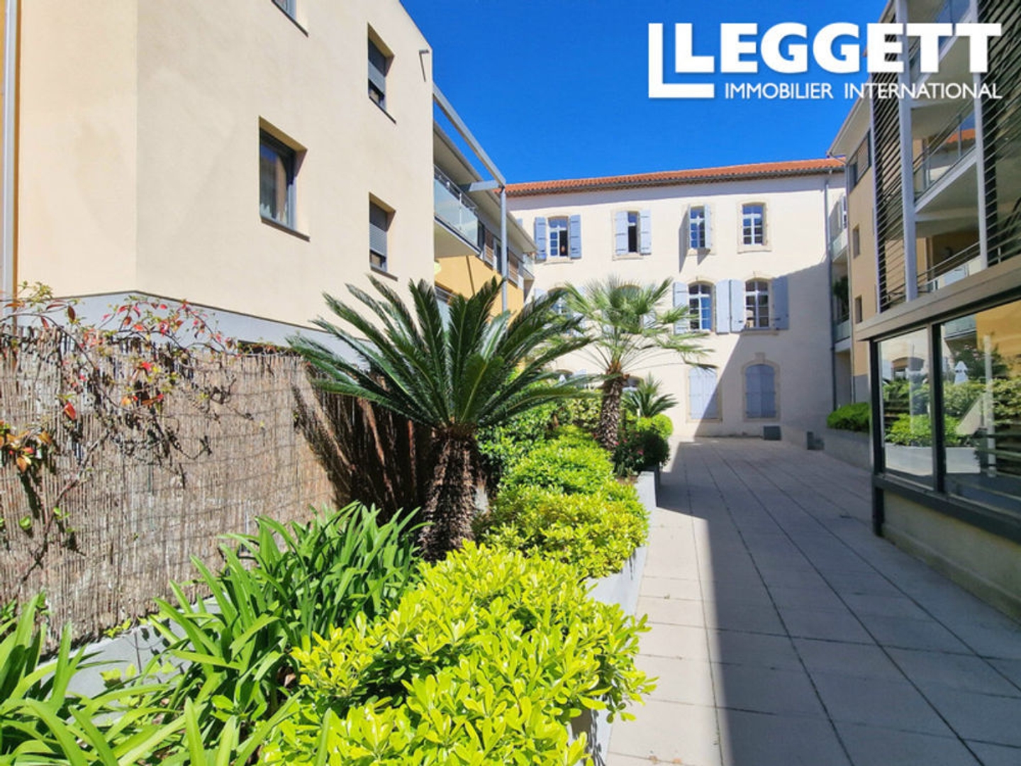 Magnifique appartement spacieux 4 chambres avec terrasse, garage, ascenseur près de la cathédrale