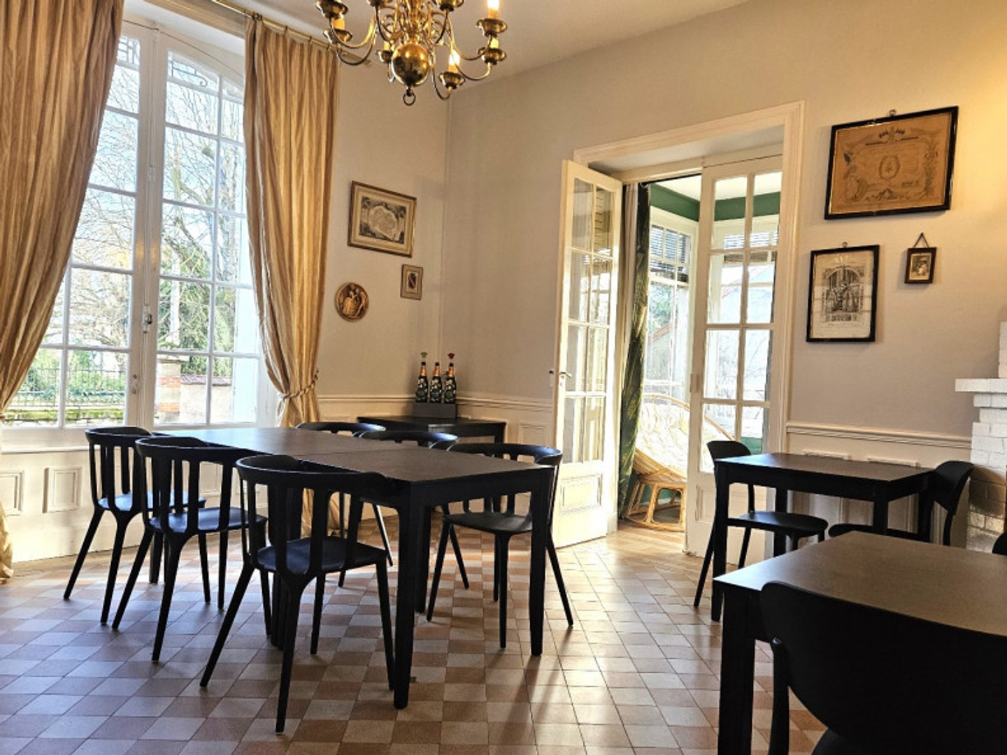 Maison à vendre - 11 pièces - 258m2 - Cosne-D'allier (03430)