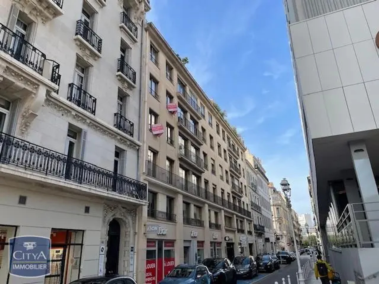 Local professionnel 2 pièces 71 m²