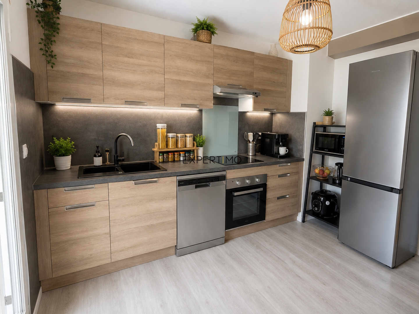 APPARTEMENT TYPE 2 BIS, AVEC LOGGIA