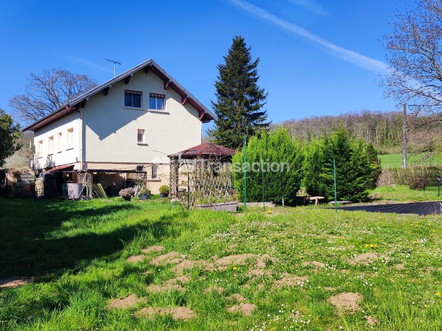 Maison isolée avec vaste terrain à Port Savoyeux